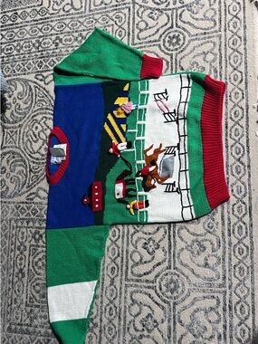 Horse farm
Cotton salsa sweater NWT